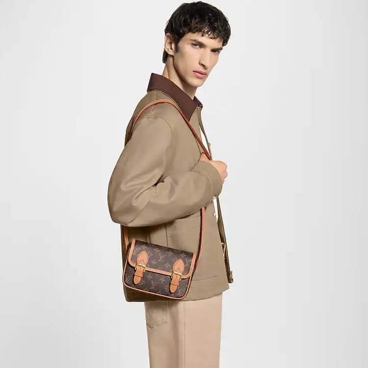 Replica LV Satchel Wearable Wallet M26805 (7)