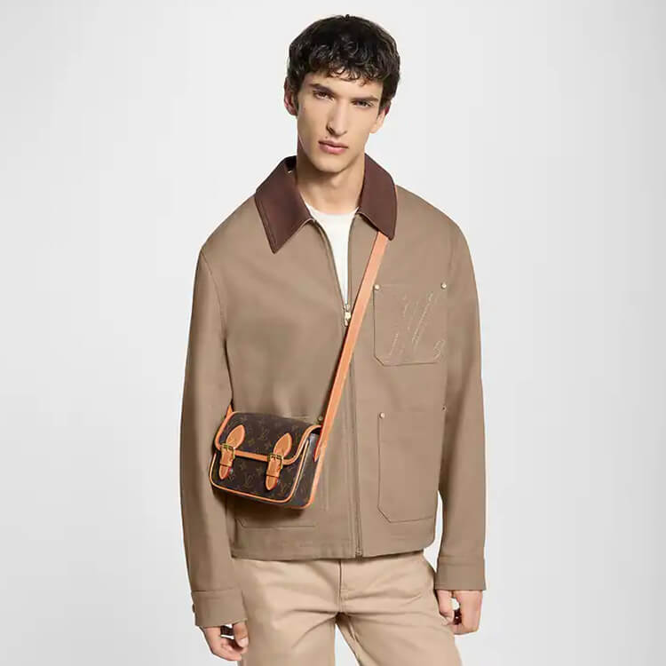 Replica LV Satchel Wearable Wallet M26805 (8)